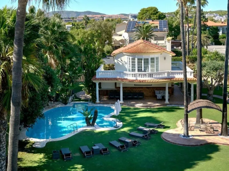 Villa histórica y exclusiva frente al mar en Sitges