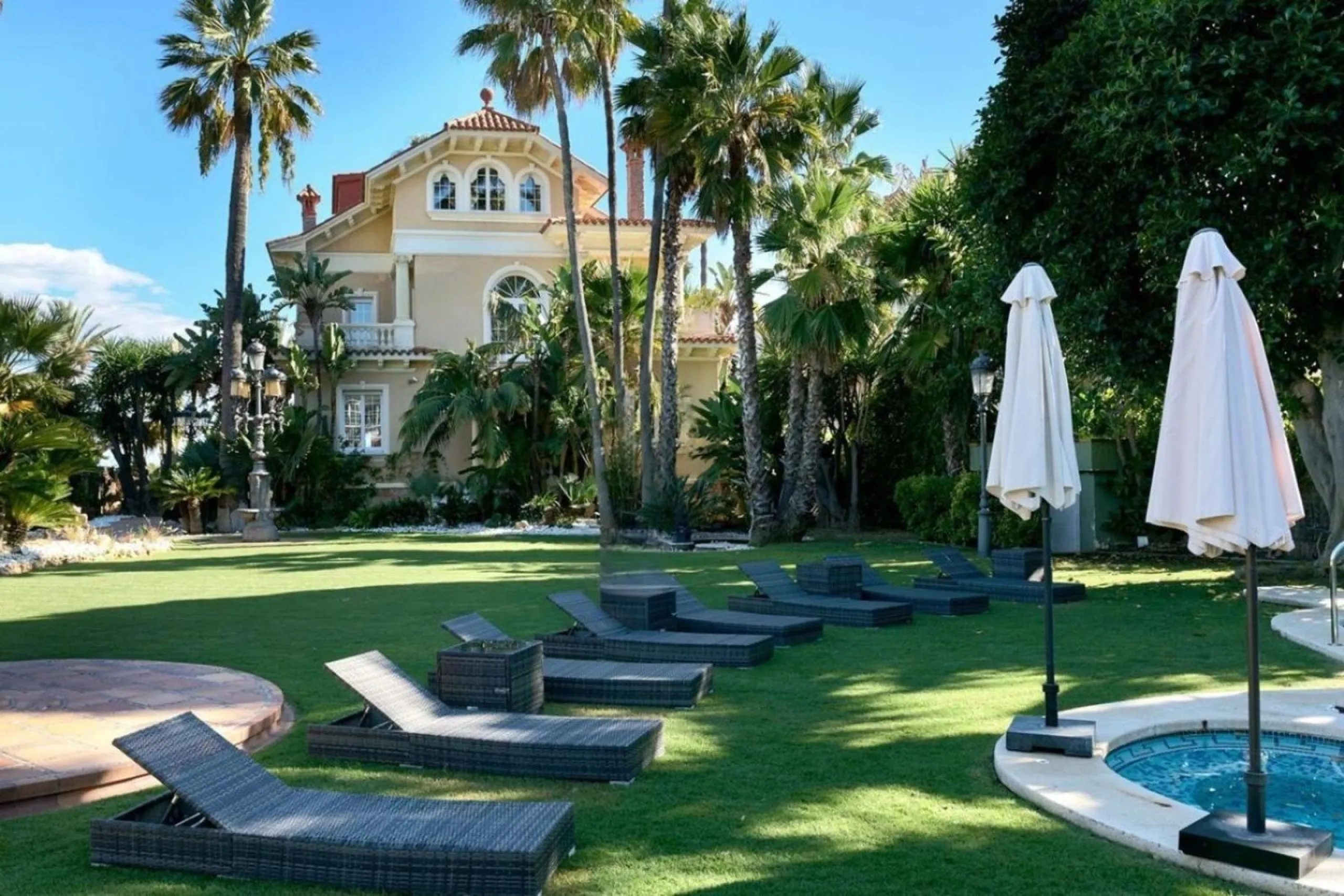 Villa histórica y exclusiva frente al mar en Sitges