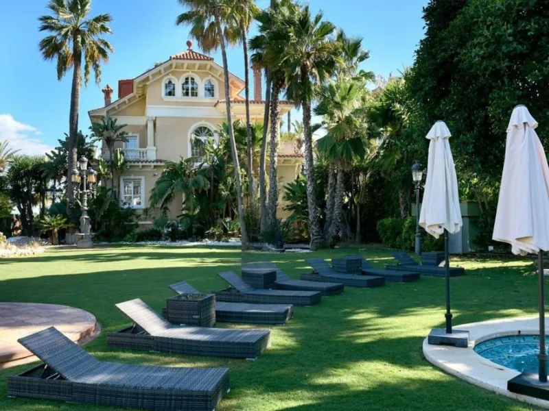 Villa histórica y exclusiva frente al mar en Sitges