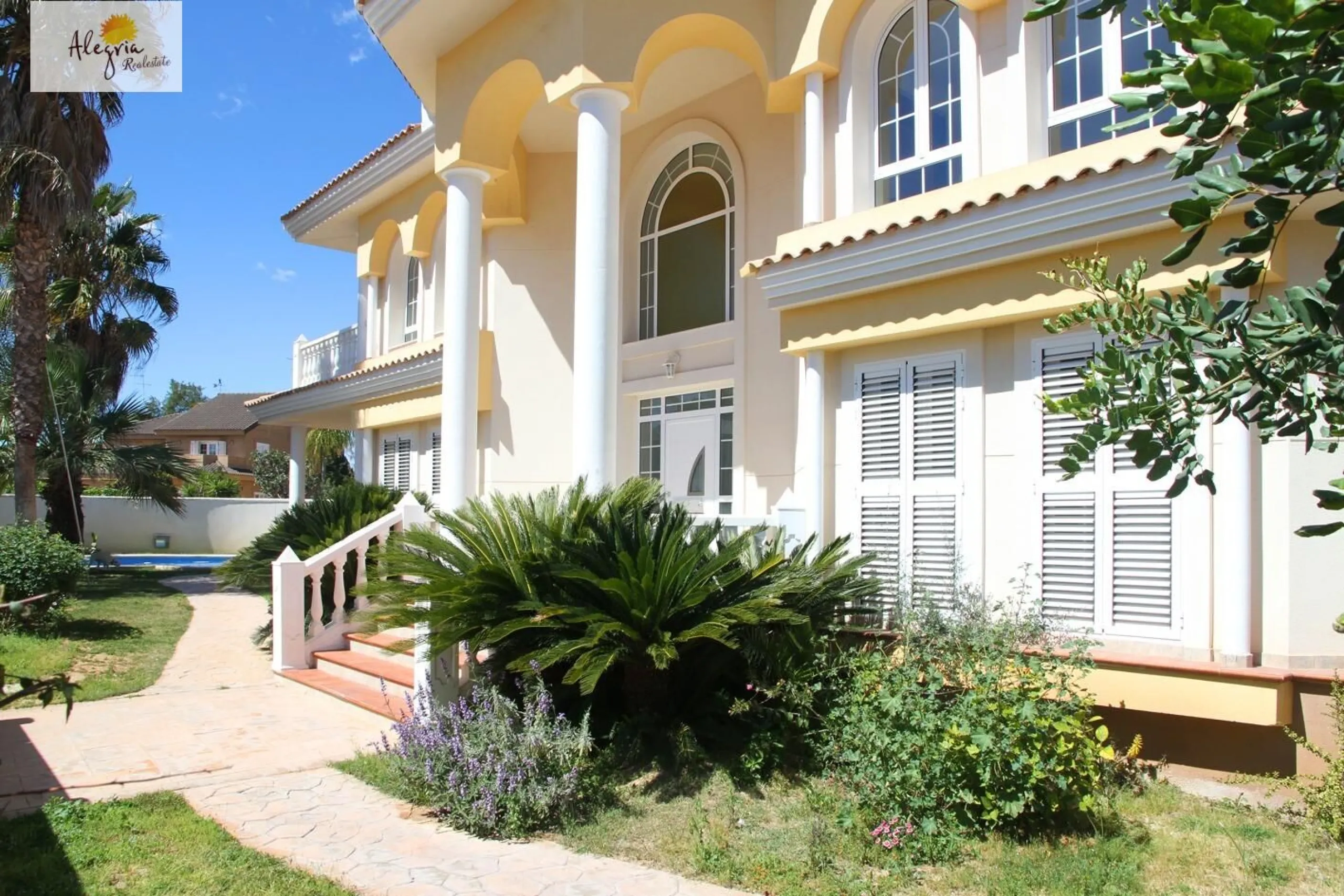 Detached villa for sale in Montesol