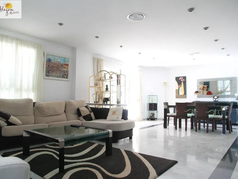 Detached villa for sale in Montesol