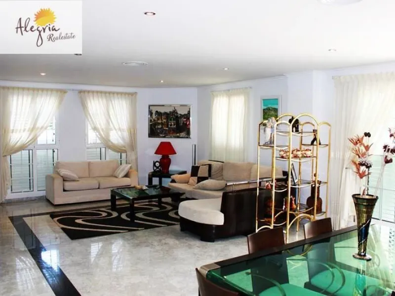 Detached villa for sale in Montesol