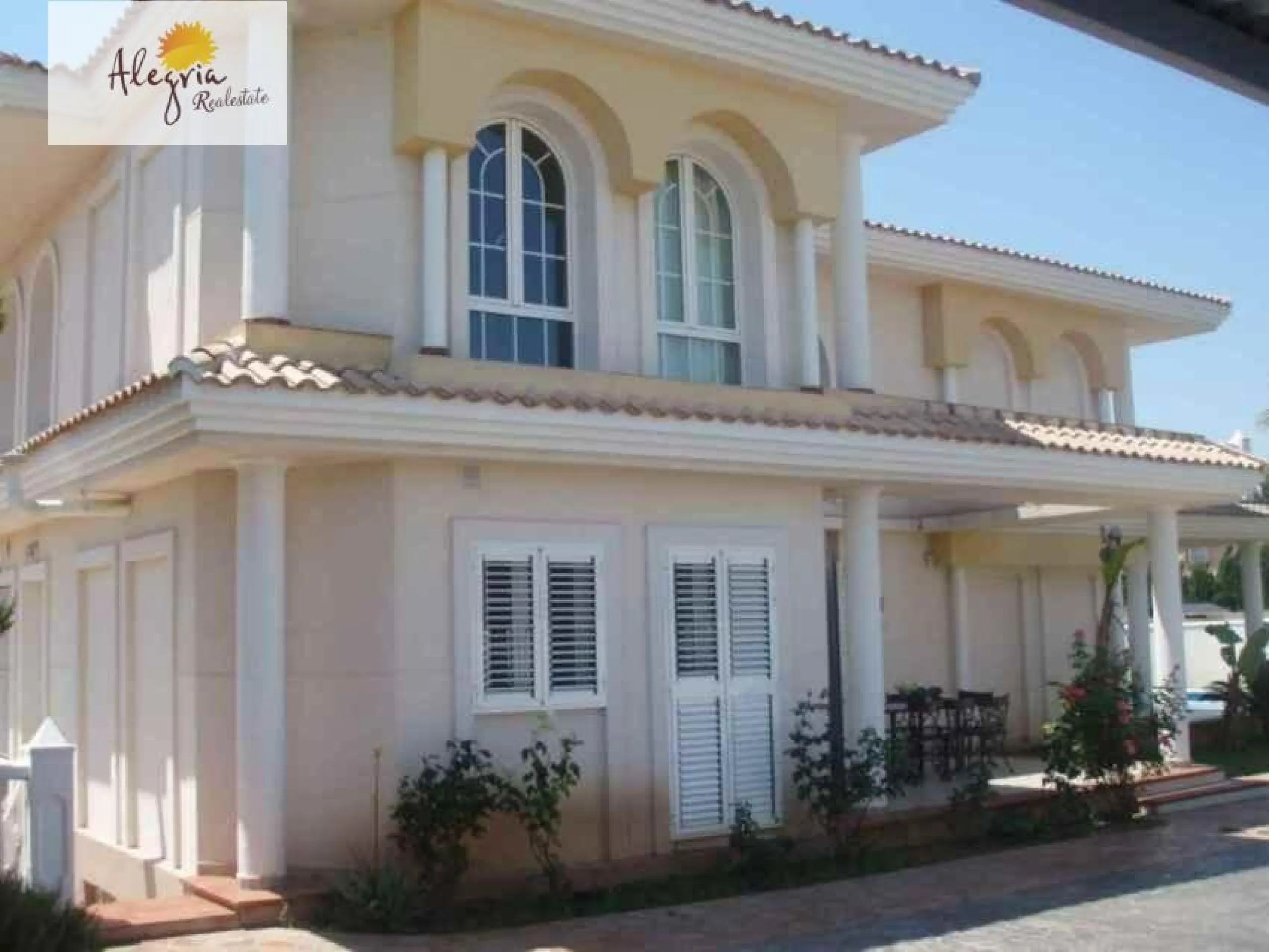 Detached villa for sale in Montesol