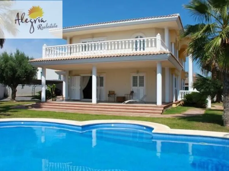 Detached villa for sale in Montesol