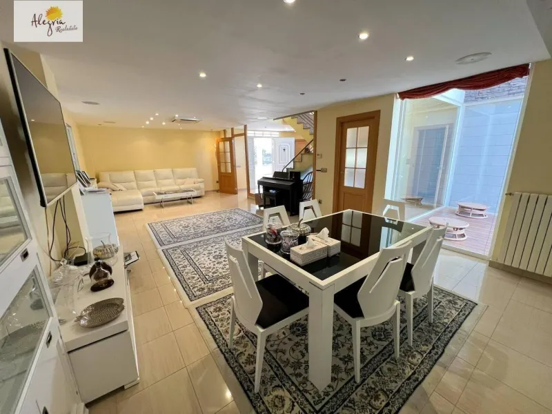 LUXURY VILLA IN VALENCIA
