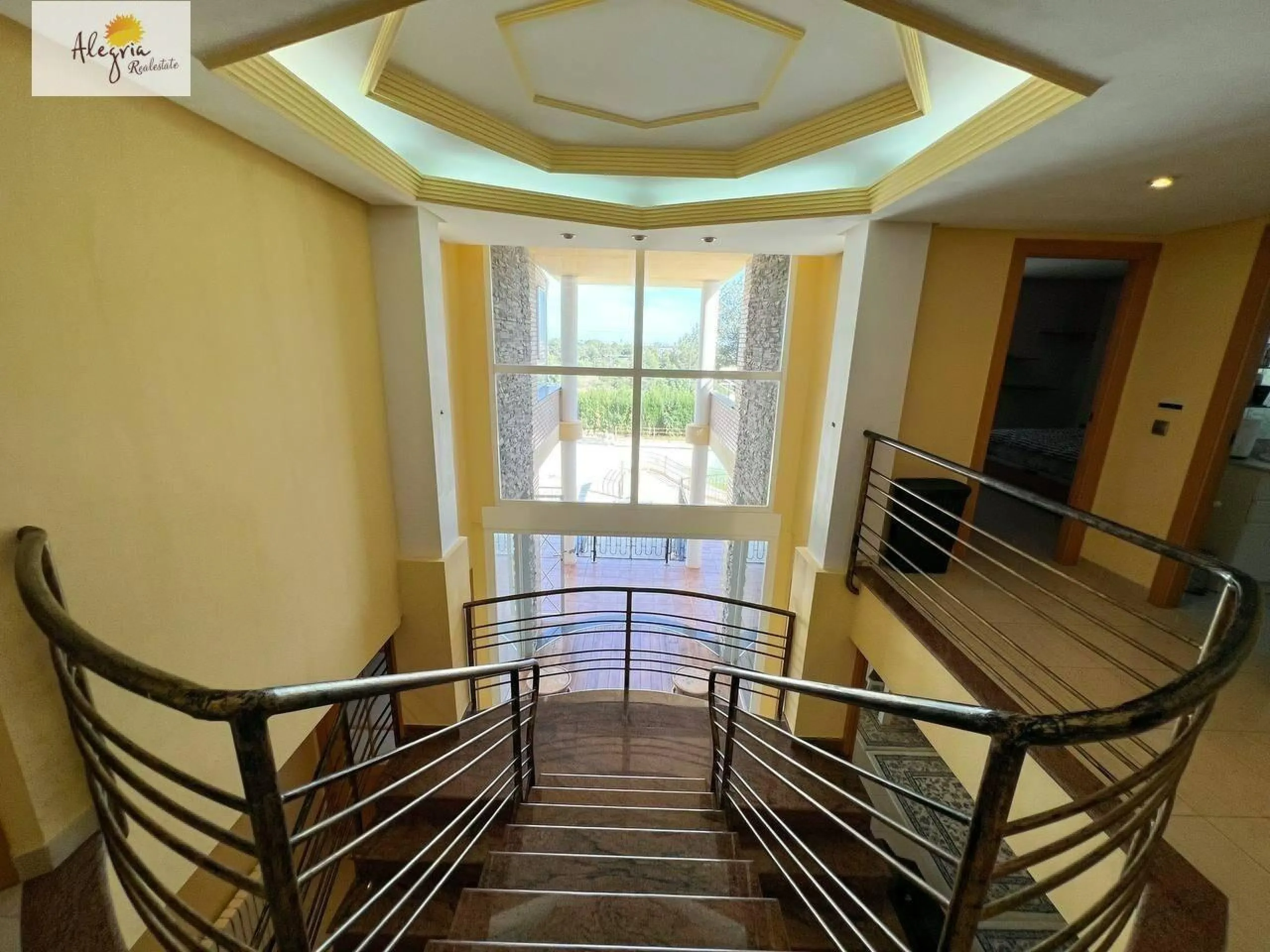 LUXURY VILLA IN VALENCIA