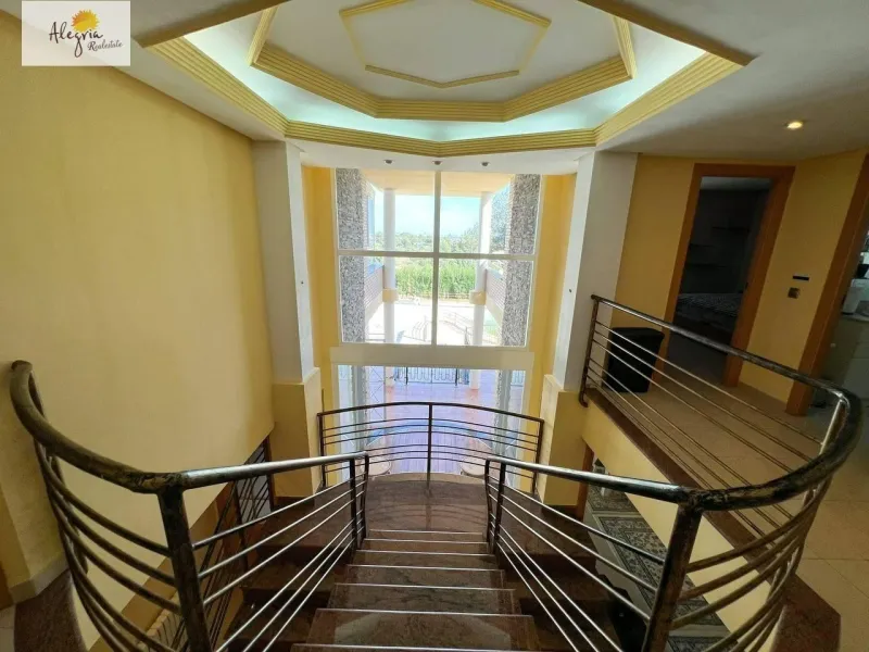 LUXURY VILLA IN VALENCIA