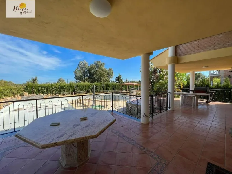 LUXURY VILLA IN VALENCIA