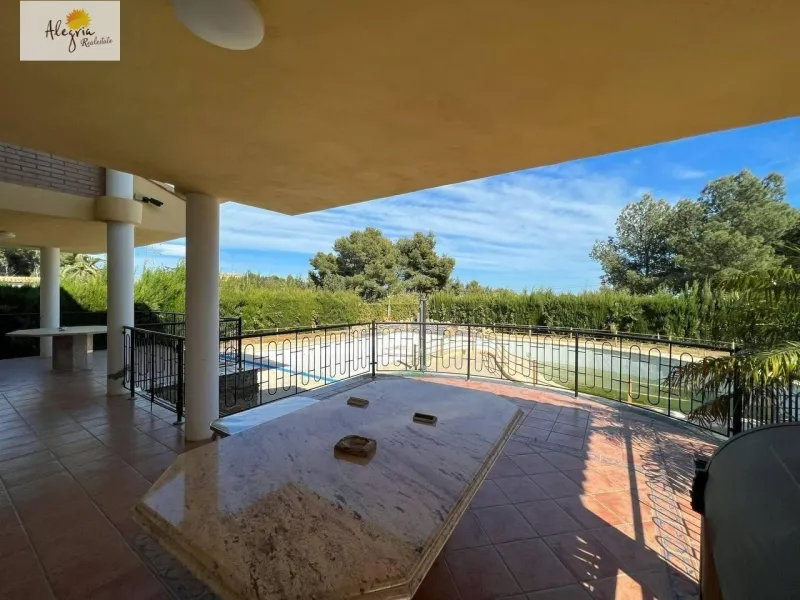 LUXURY VILLA IN VALENCIA