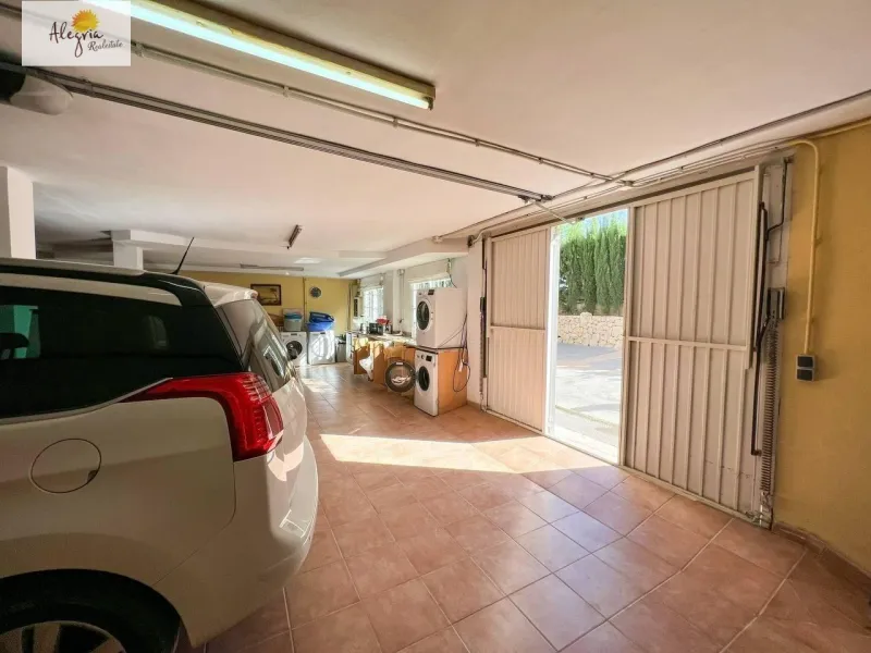 LUXURY VILLA IN VALENCIA