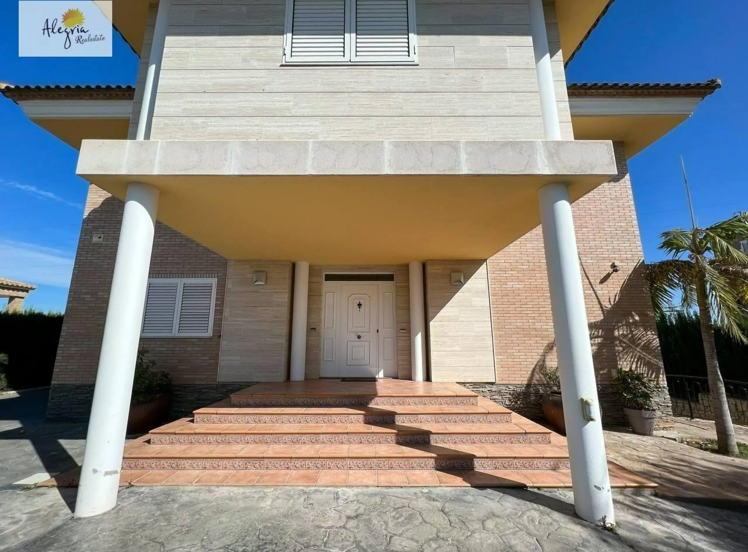 LUXURY VILLA IN VALENCIA