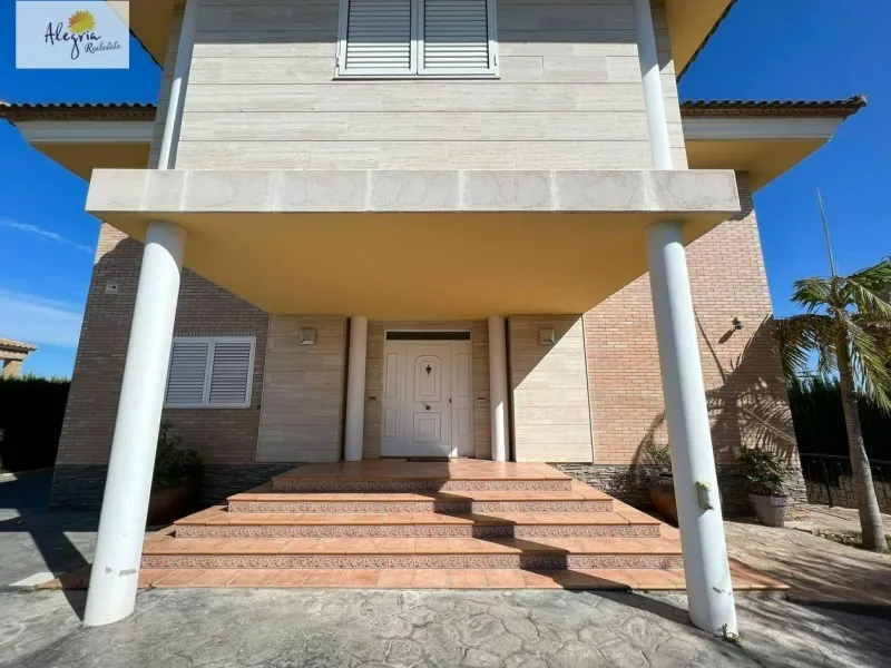 LUXURY VILLA IN VALENCIA
