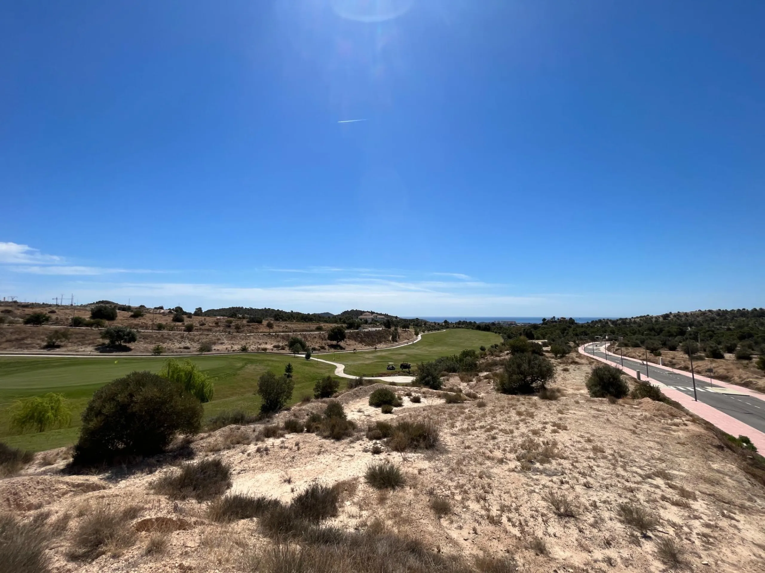 Parcela edificable junto a Puig Campana Golf