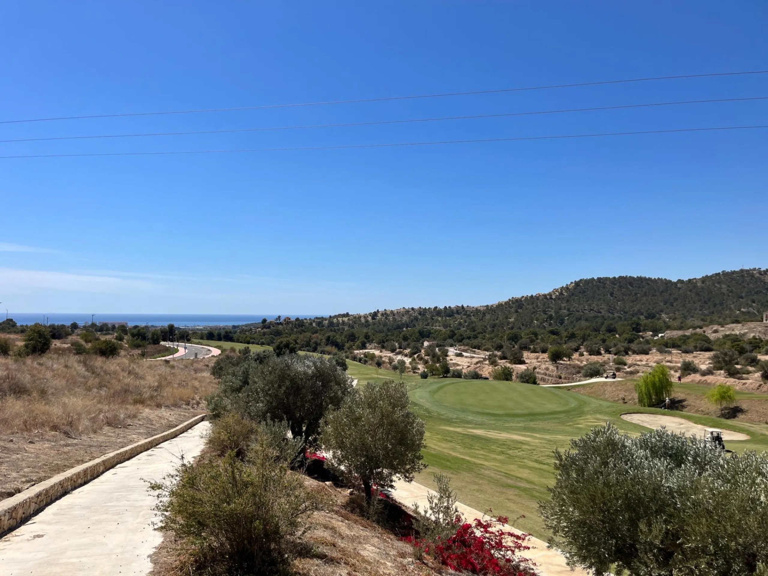 Parcela edificable junto a Puig Campana Golf