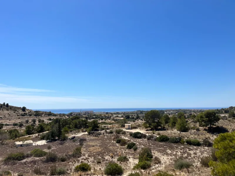 Parcela edificable junto a Puig Campana Golf