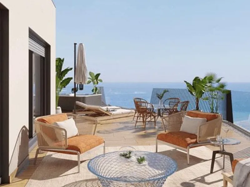 New apartments and penthouses on the first line of Playa del Torres