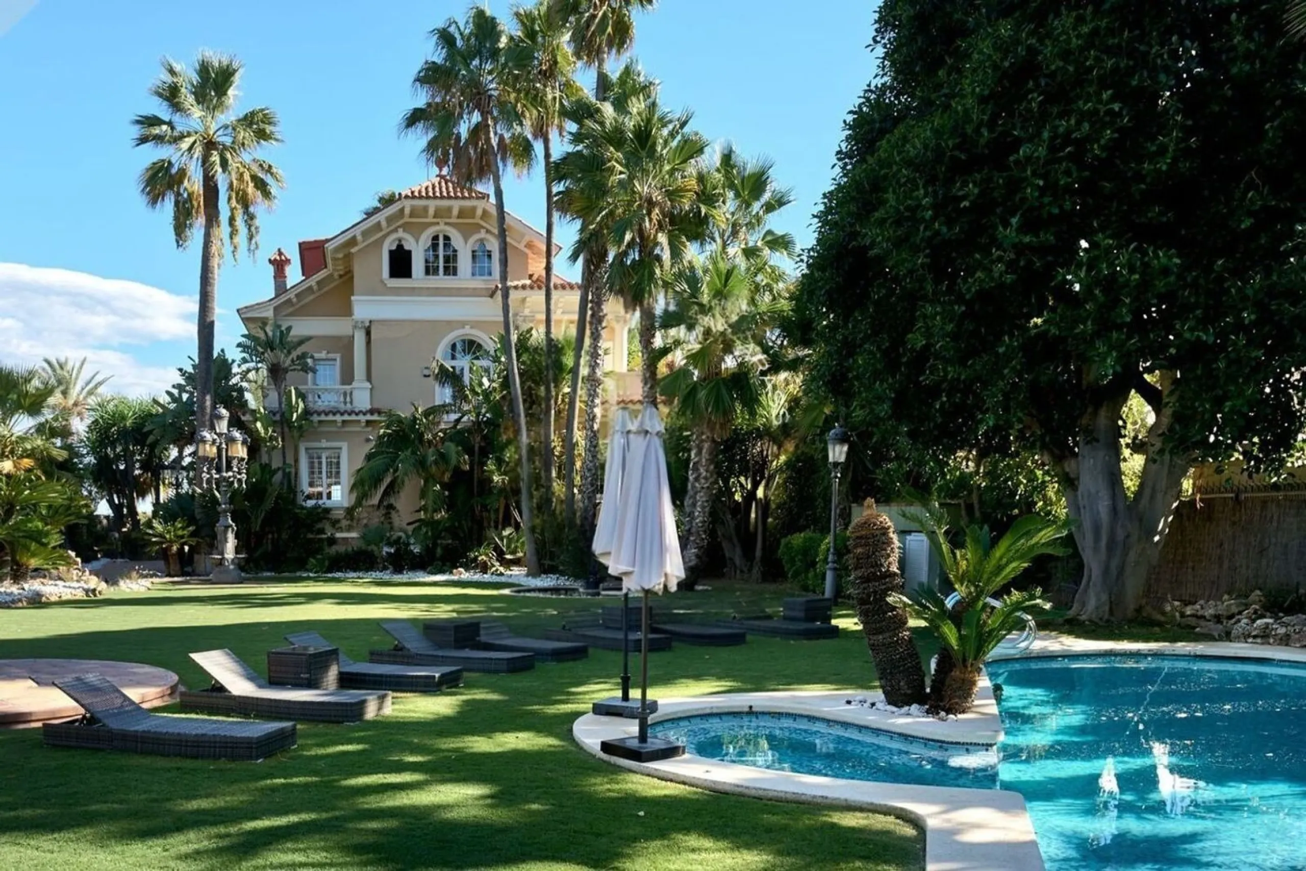 Villa histórica y exclusiva frente al mar en Sitges