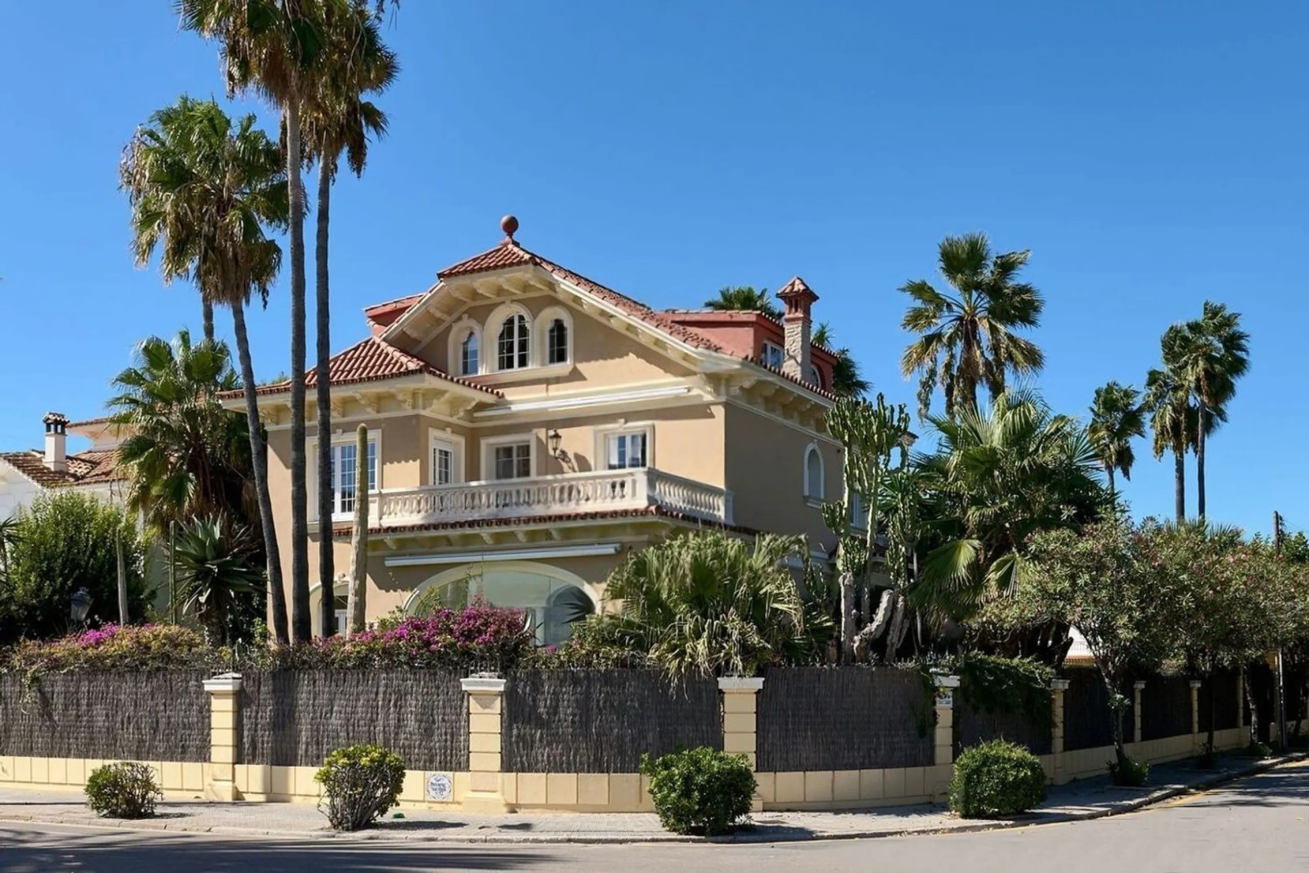 Villa histórica y exclusiva frente al mar en Sitges