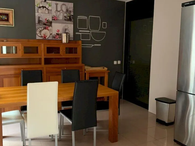 Casa moderna y luminosa con piscina en Montemar, Castelldefels
