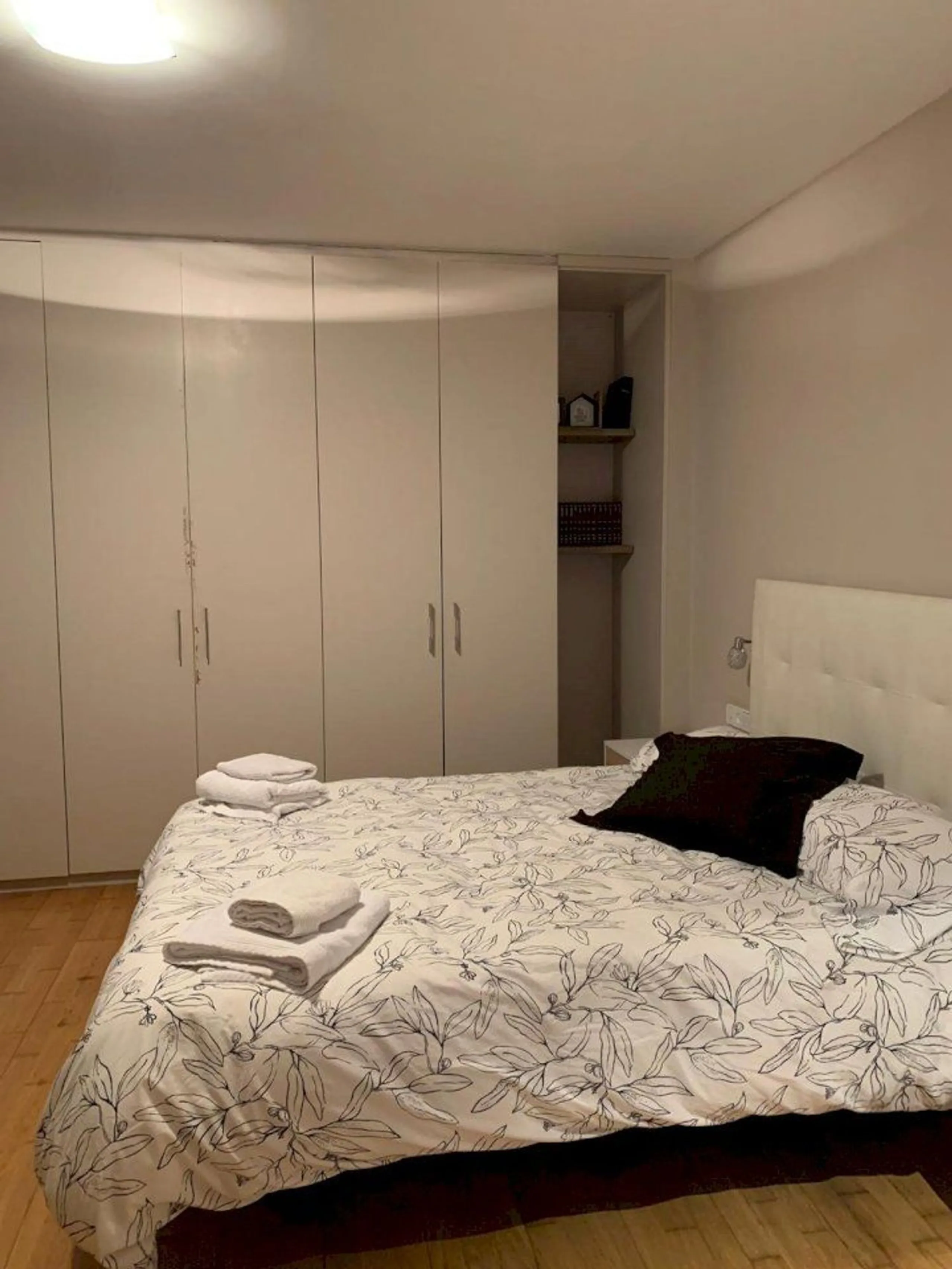 Casa moderna y luminosa con piscina en Montemar, Castelldefels