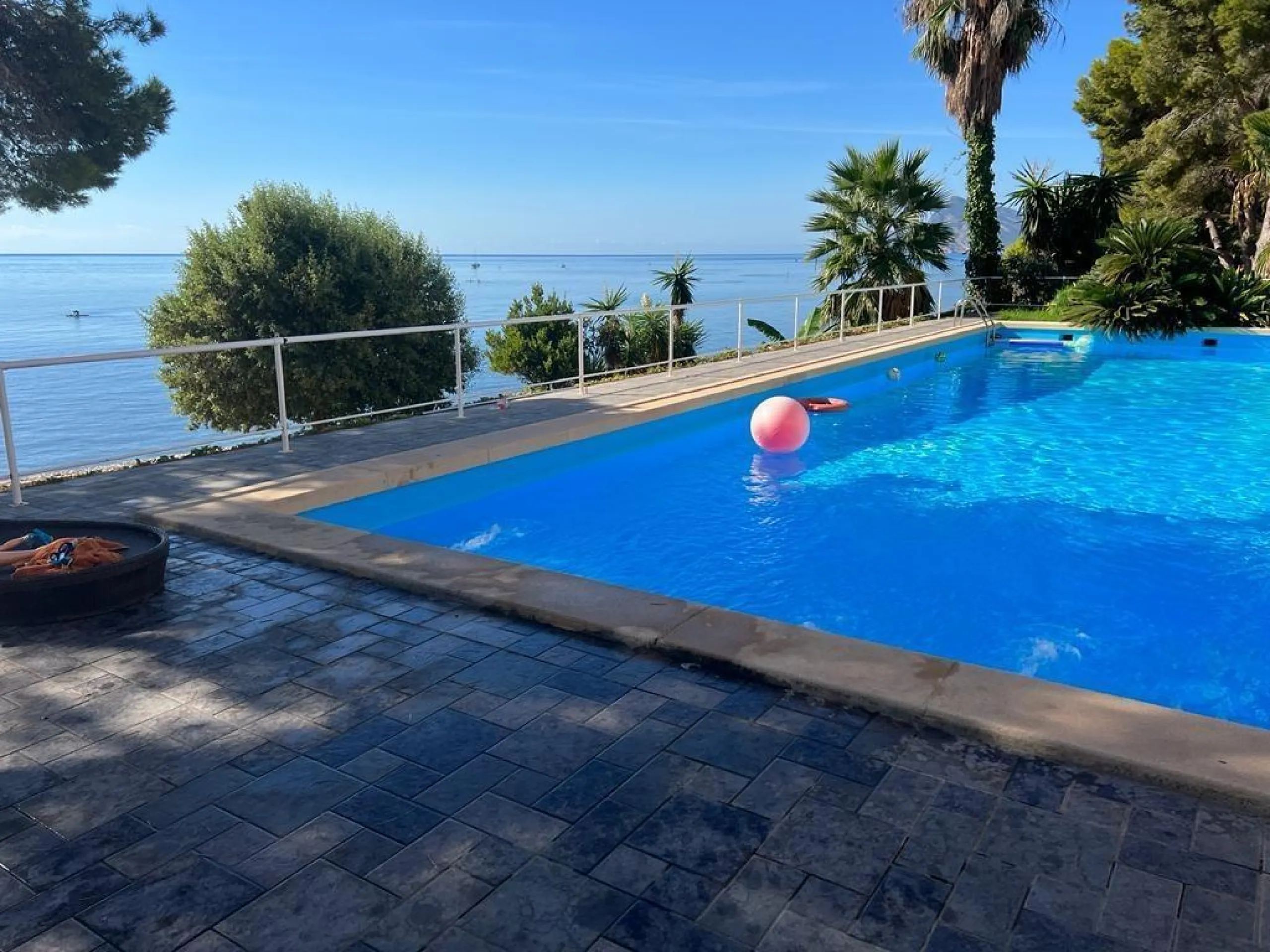 Villa de lujo con acceso directo al mar