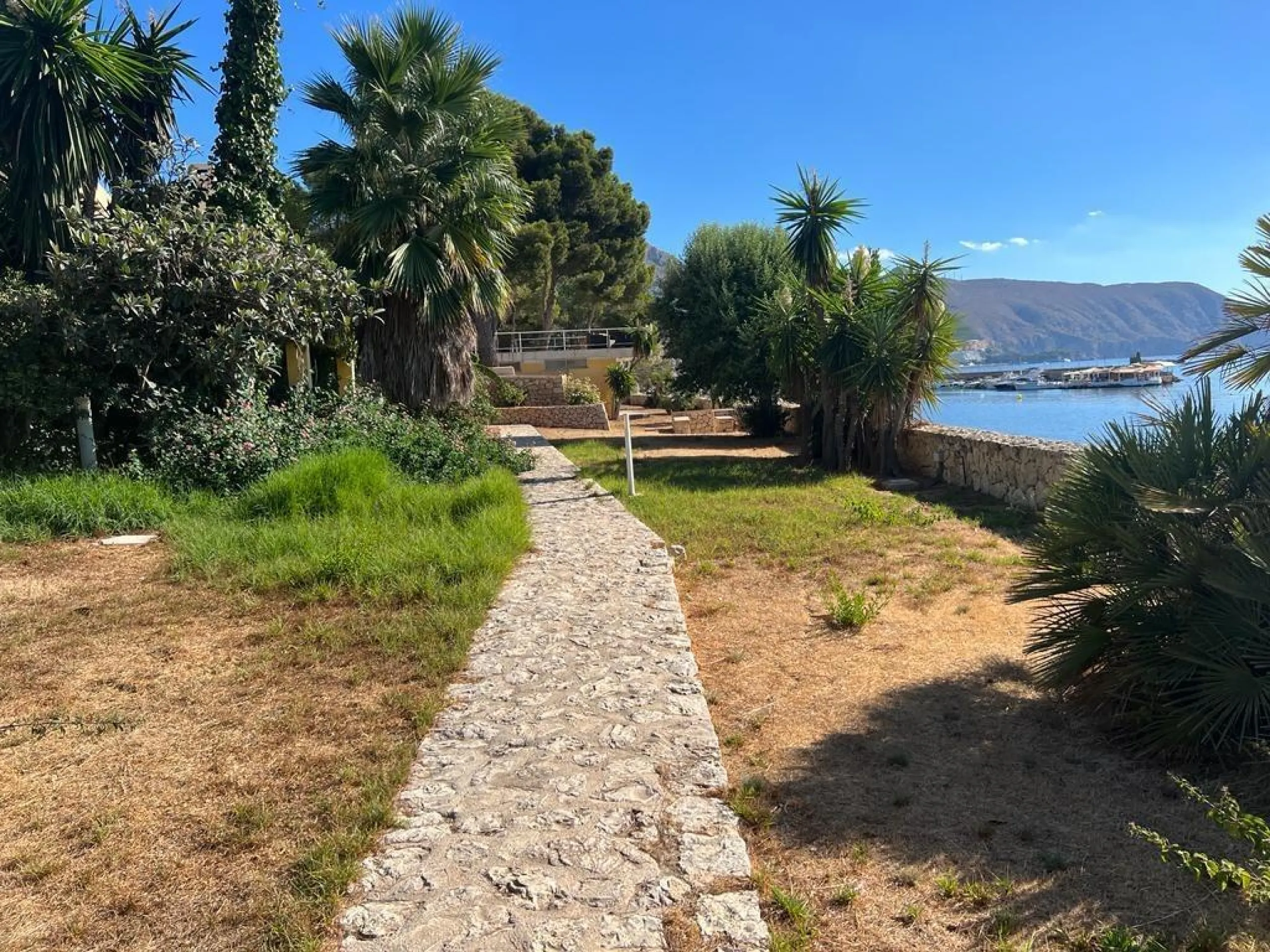 Villa de lujo con acceso directo al mar