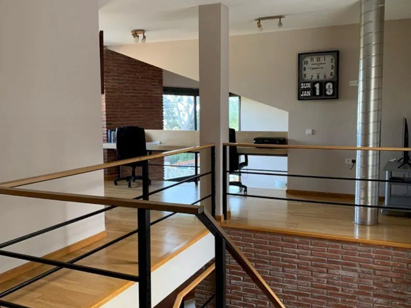 Casa moderna y luminosa con piscina en Montemar, Castelldefels
