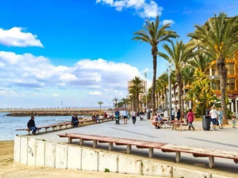 APARTAMENTOS Y ÁTICOS DE OBRA NUEVA CERCA DE LA PLAYA EN TORREVIEJA