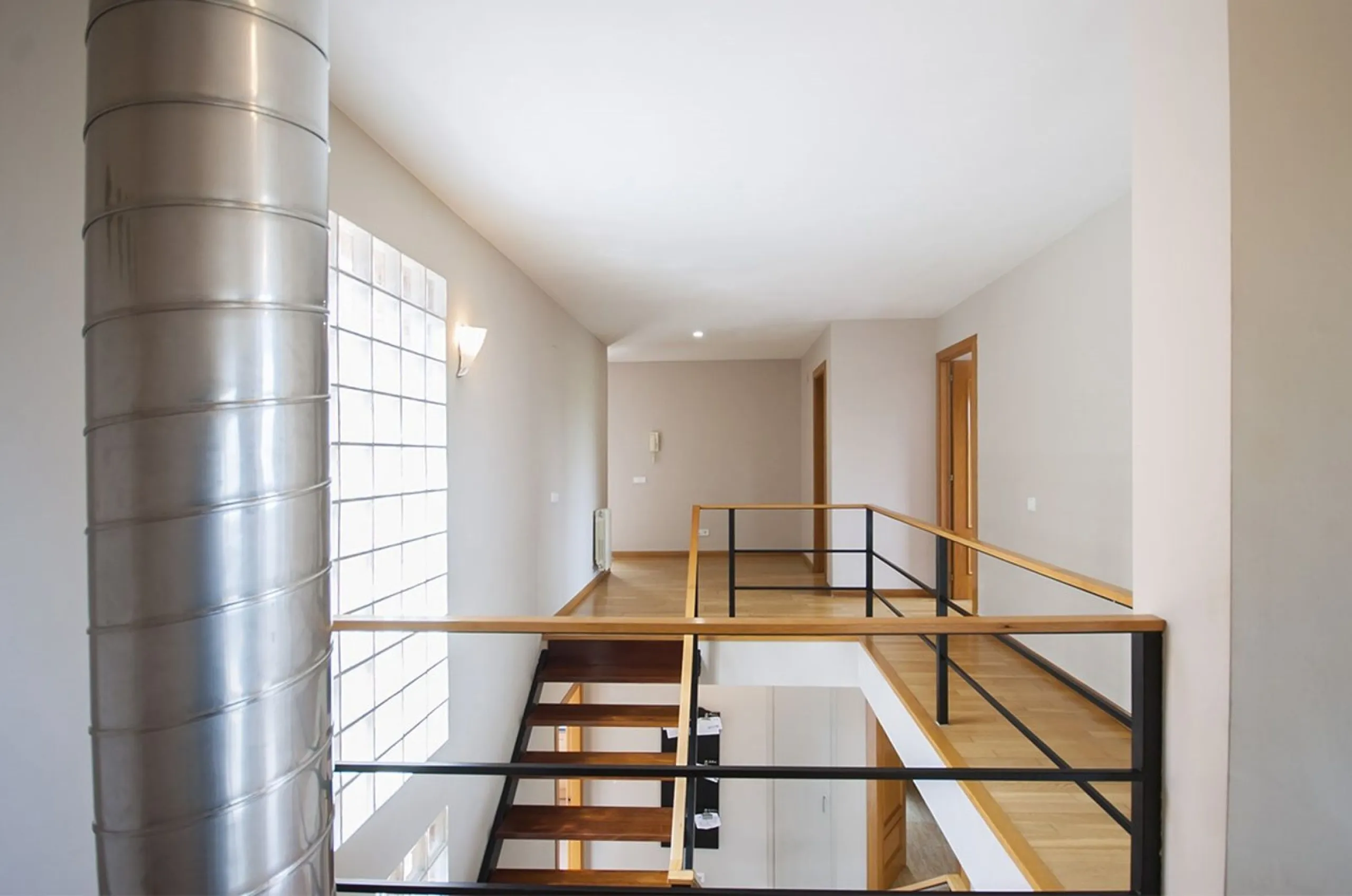 Casa moderna y luminosa con piscina en Montemar, Castelldefels
