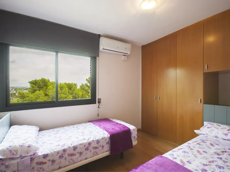 Casa moderna y luminosa con piscina en Montemar, Castelldefels