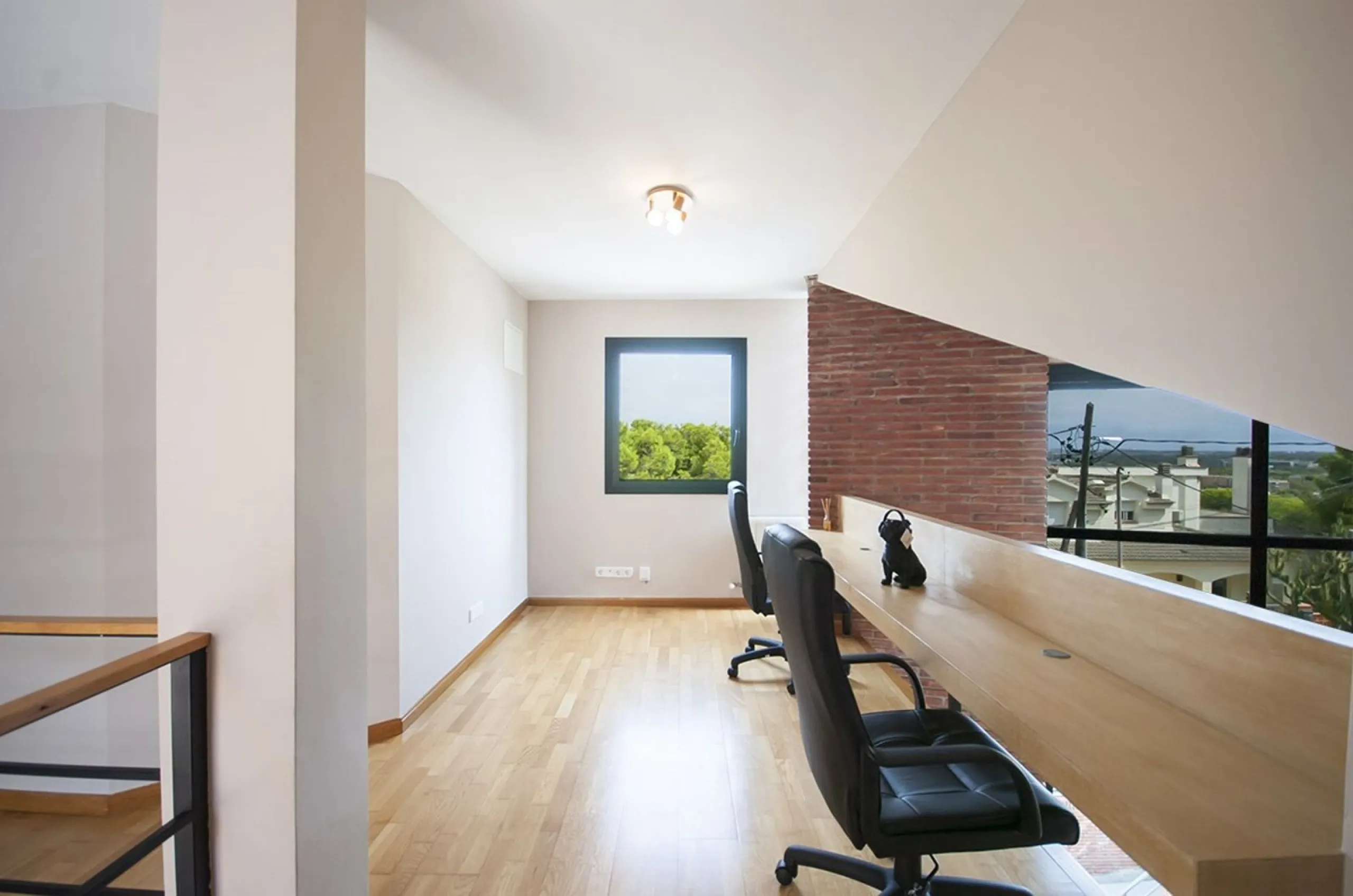 Casa moderna y luminosa con piscina en Montemar, Castelldefels