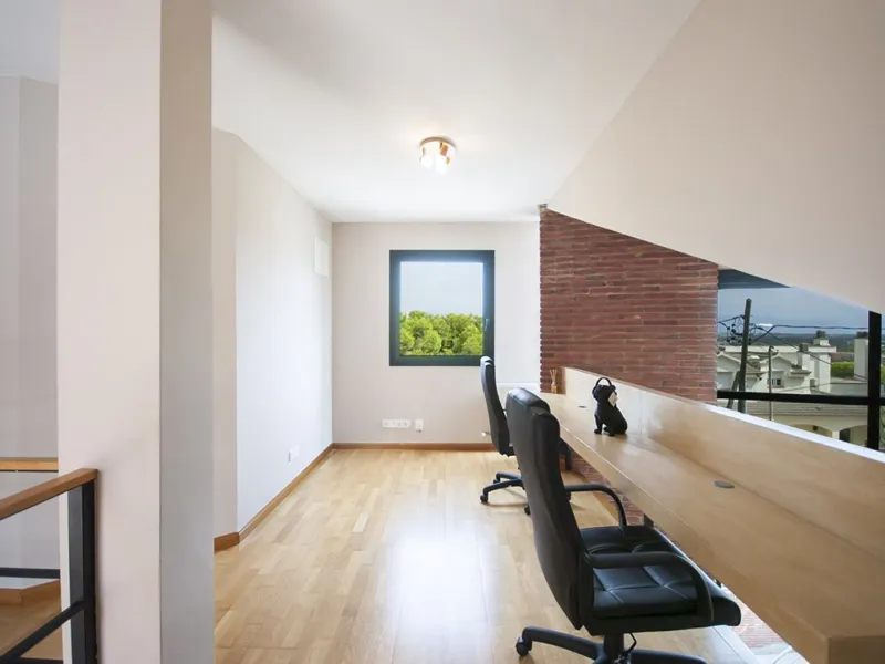 Casa moderna y luminosa con piscina en Montemar, Castelldefels