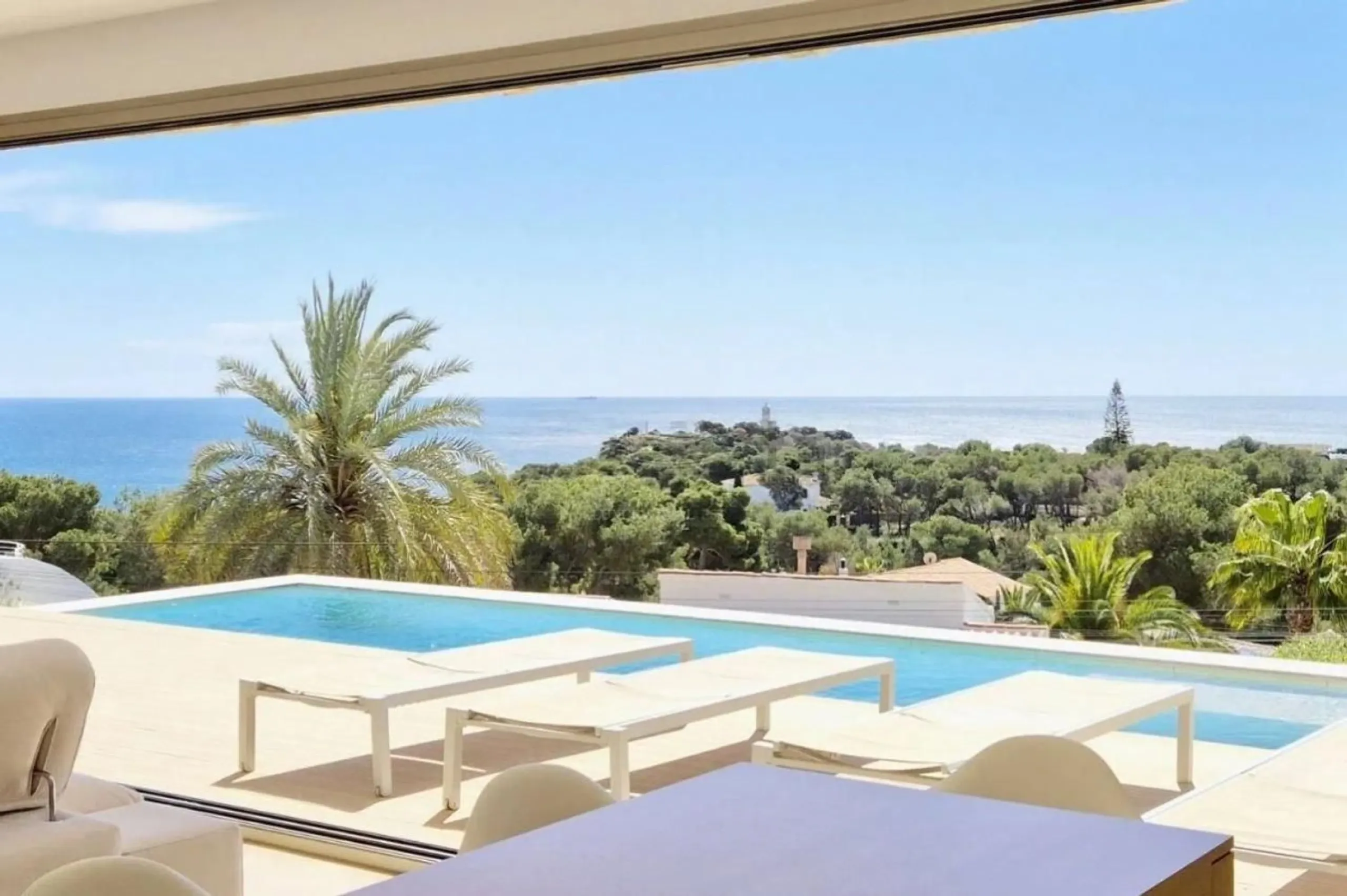 Modern and exclusive villas with sea views in Castelldefels, Barcelona