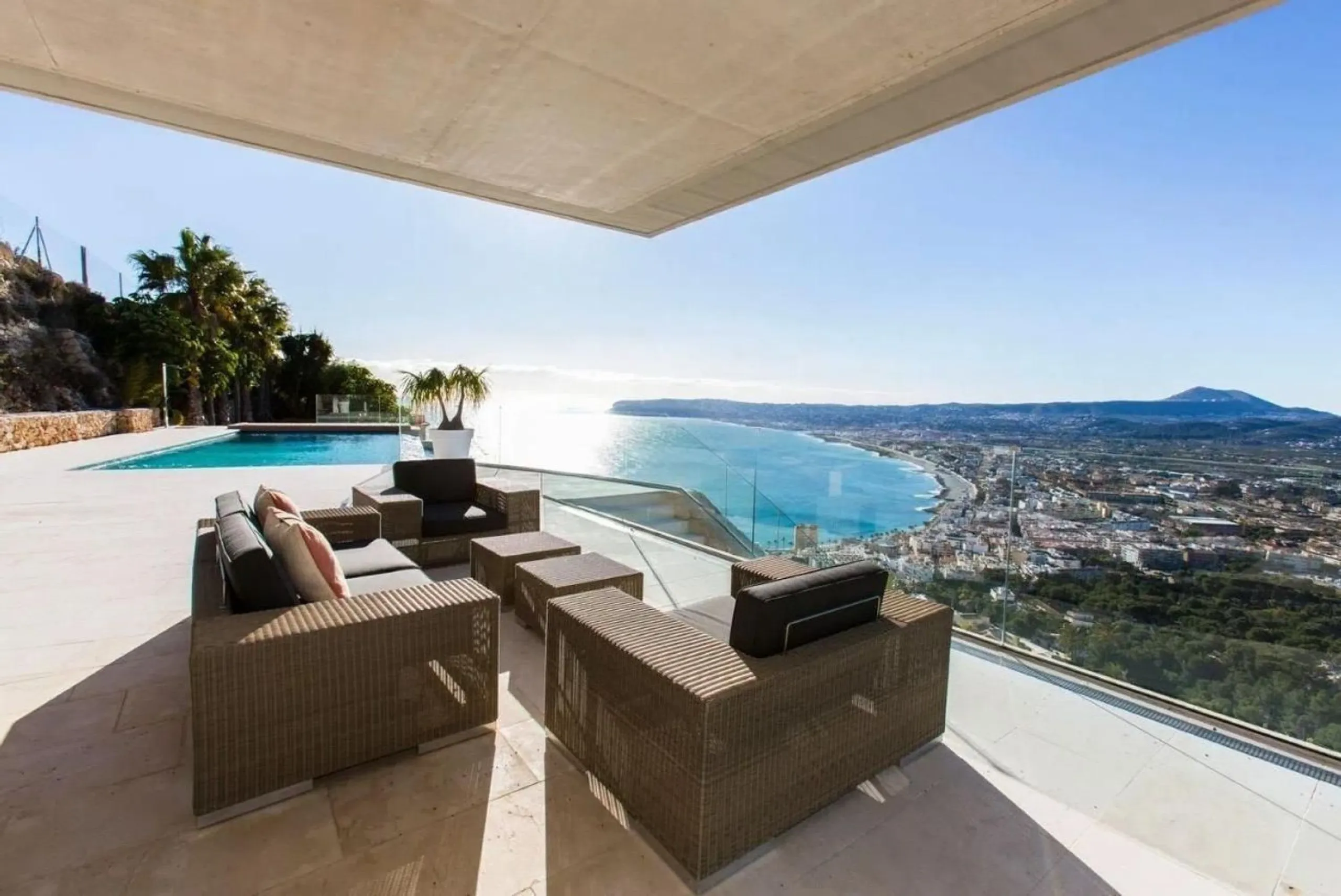 Modern and exclusive villas with sea views in Castelldefels, Barcelona