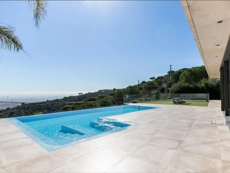 Modern and exclusive villas with sea views in Castelldefels, Barcelona