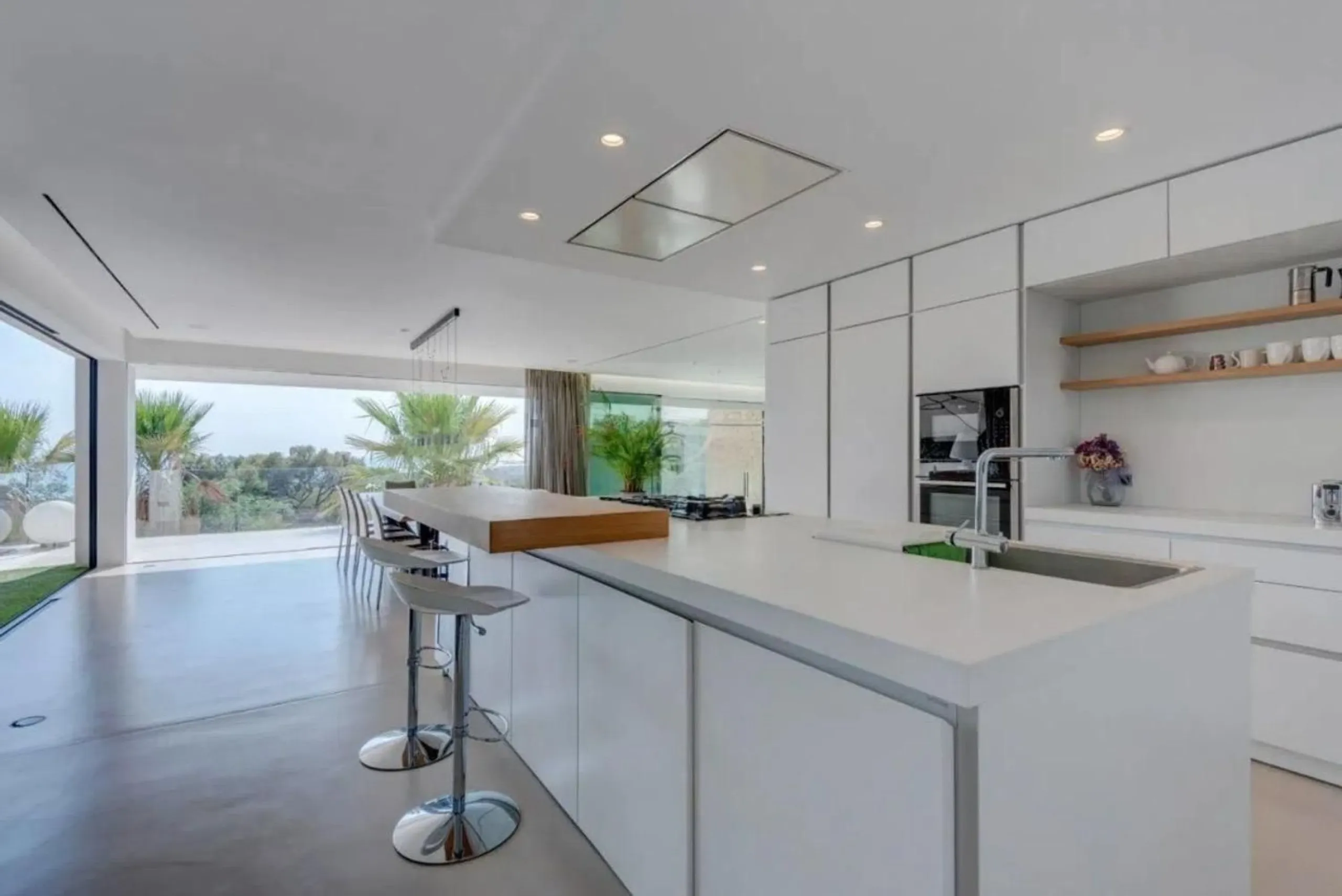 Modern and exclusive villas with sea views in Castelldefels, Barcelona