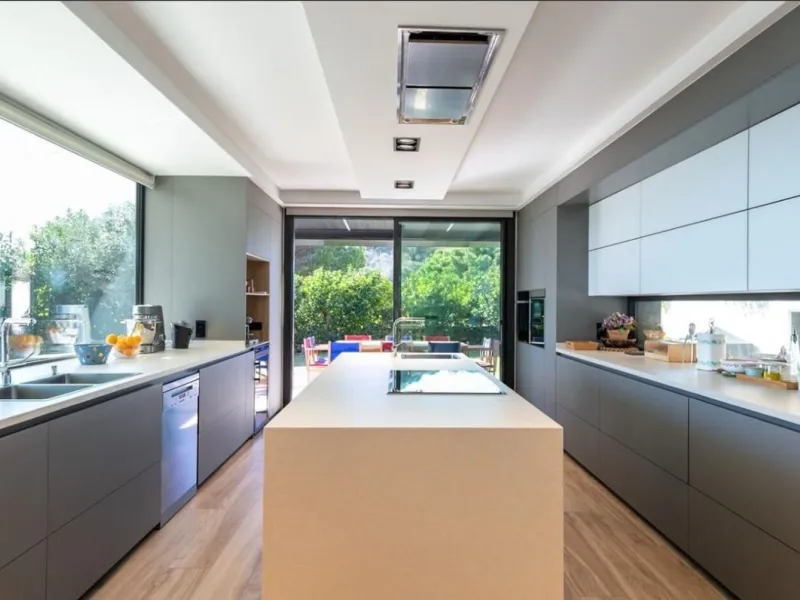 Modern and exclusive villas with sea views in Castelldefels, Barcelona