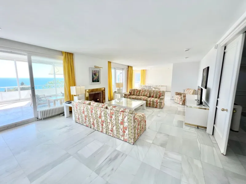 Villa exclusiva y privada con vistas al mar en Bellamar, Castelldefels