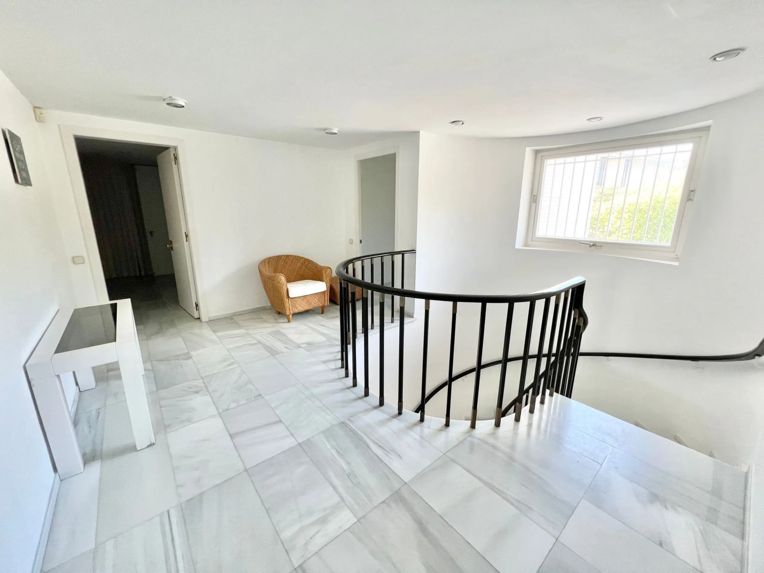Villa exclusiva y privada con vistas al mar en Bellamar, Castelldefels