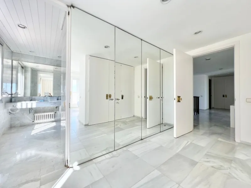 Villa exclusiva y privada con vistas al mar en Bellamar, Castelldefels