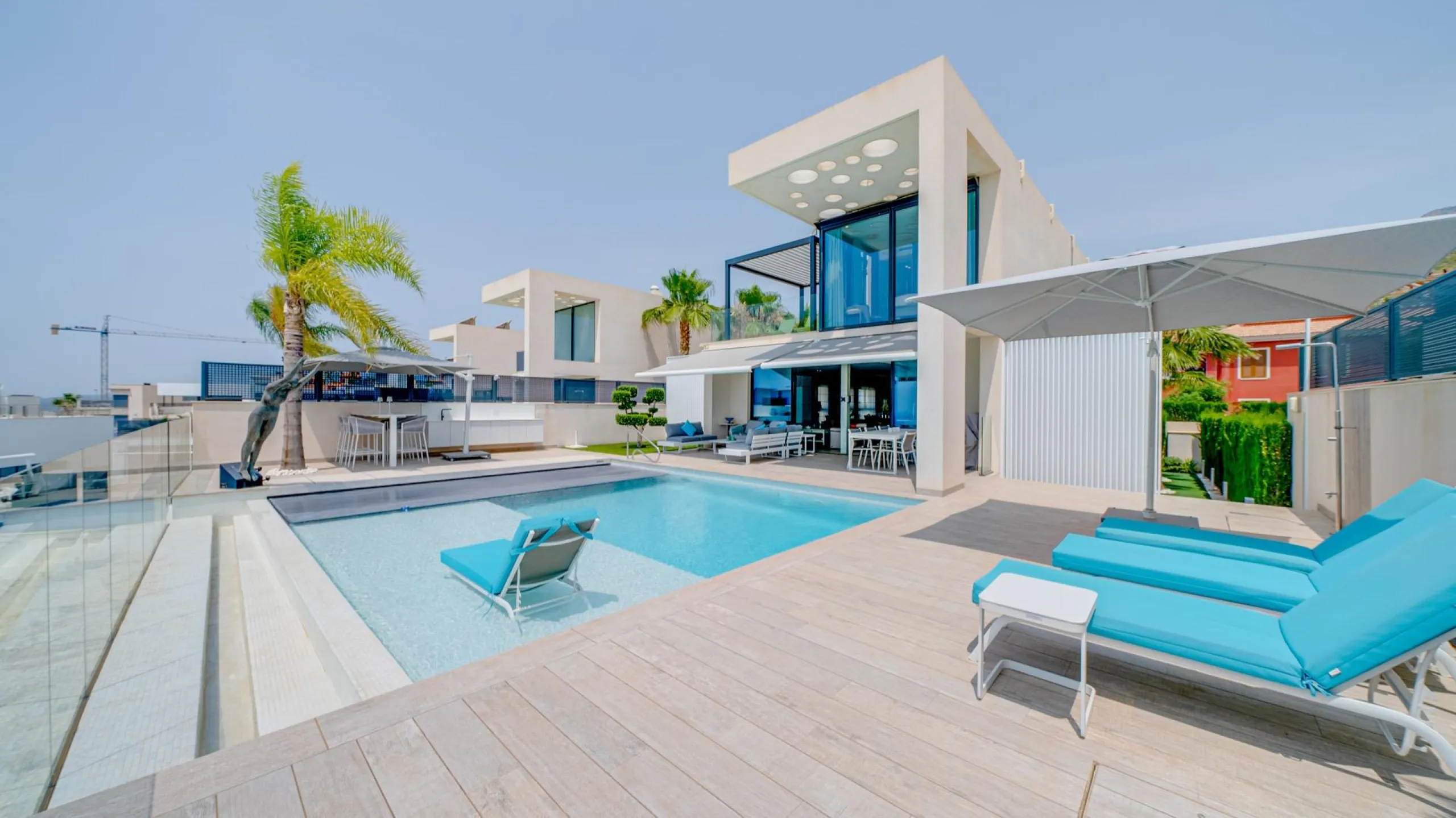 LUXURY VILLA FOR A LARGE FAMILY IN FINESTRAT