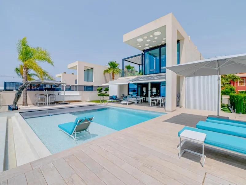 LUXURY VILLA FOR A LARGE FAMILY IN FINESTRAT