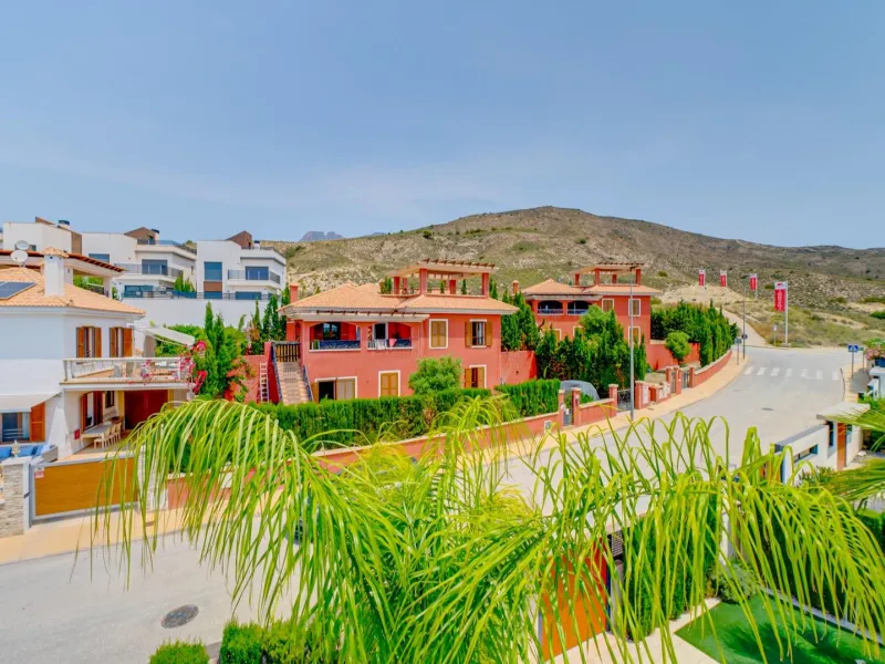 LUXURY VILLA FOR A LARGE FAMILY IN FINESTRAT