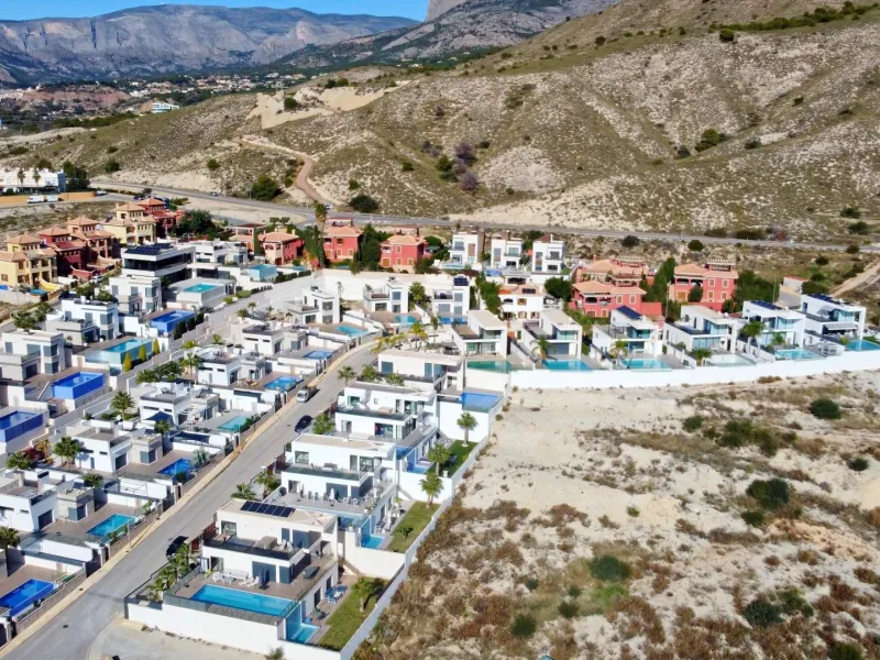 LUXURY VILLA FOR A LARGE FAMILY IN FINESTRAT
