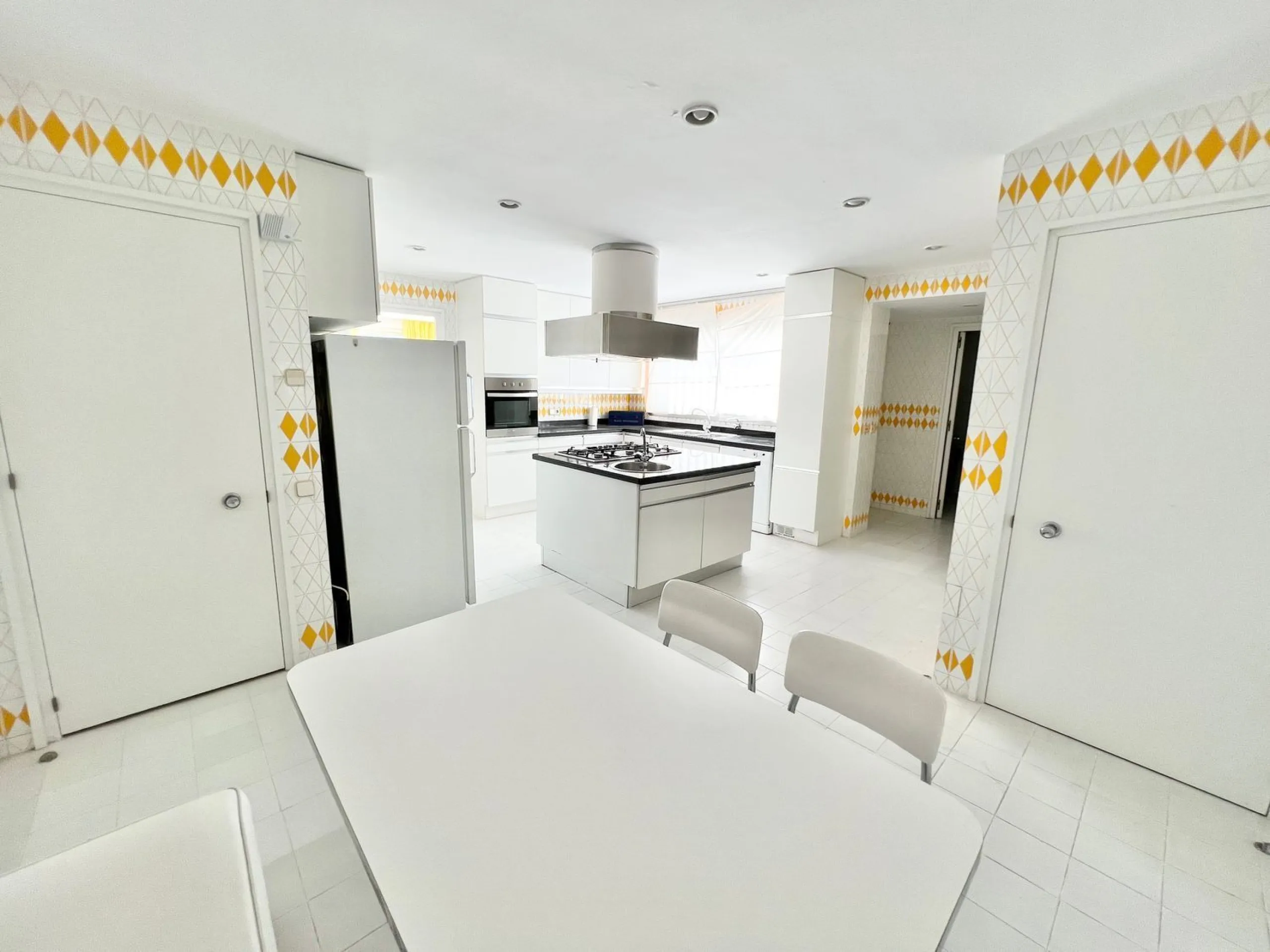 Villa exclusiva y privada con vistas al mar en Bellamar, Castelldefels