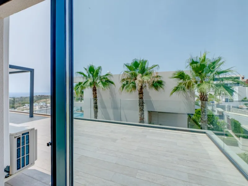 LUXURY VILLA FOR A LARGE FAMILY IN FINESTRAT