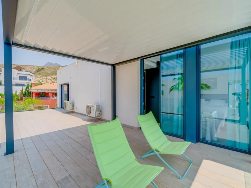 LUXURY VILLA FOR A LARGE FAMILY IN FINESTRAT