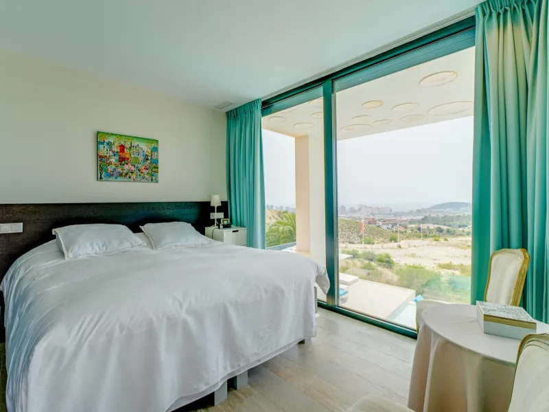 LUXURY VILLA FOR A LARGE FAMILY IN FINESTRAT