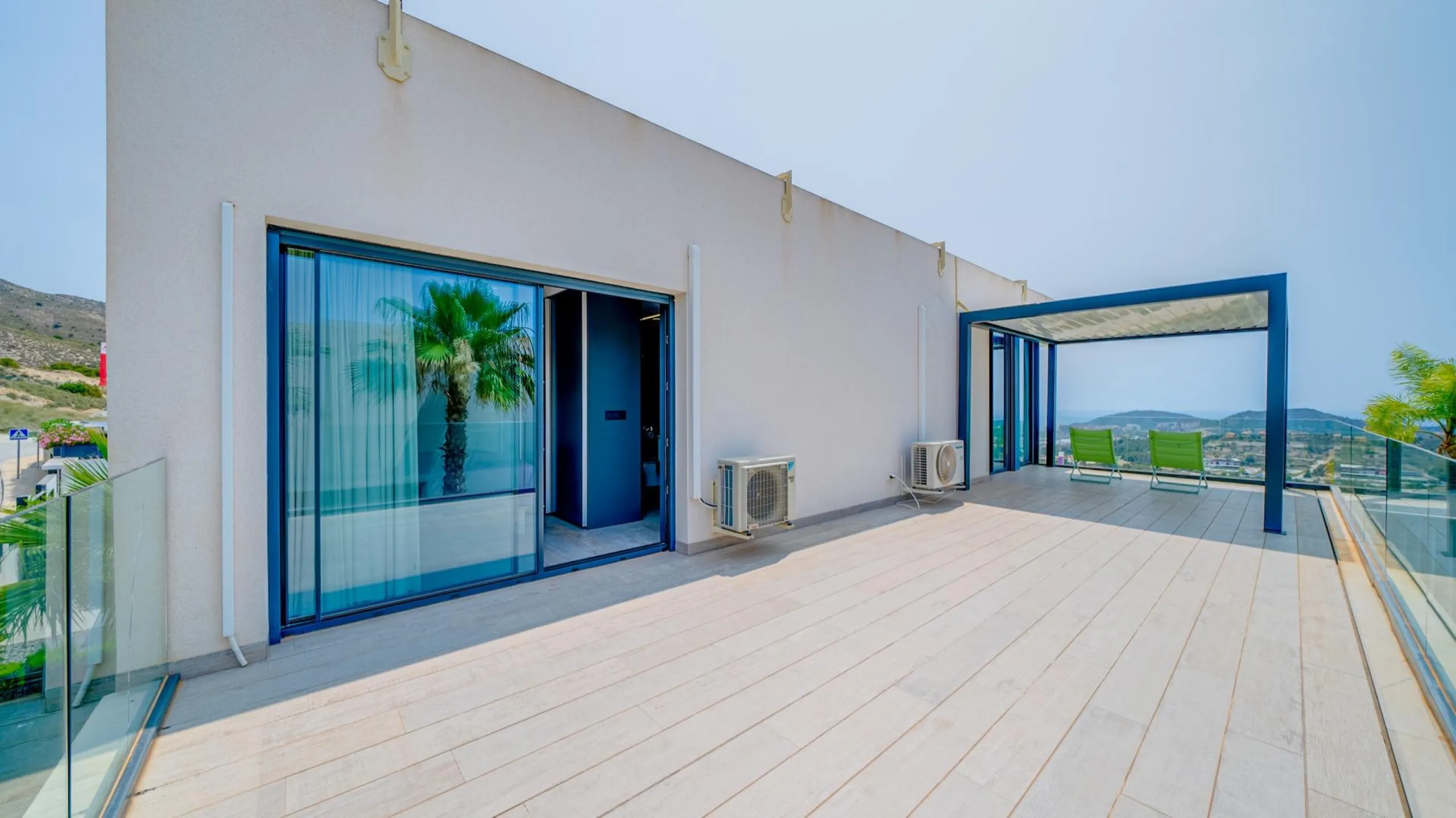 LUXURY VILLA FOR A LARGE FAMILY IN FINESTRAT