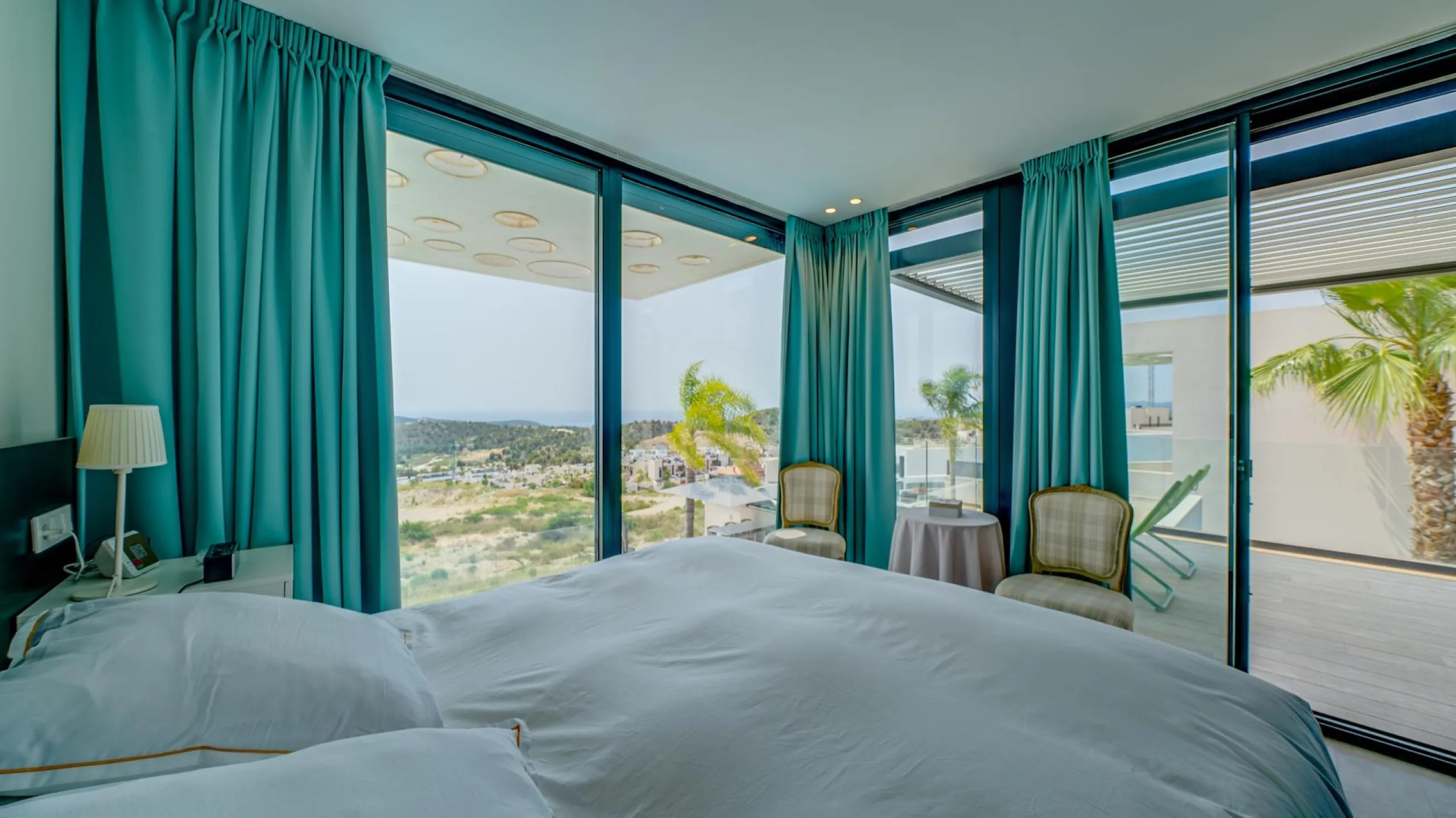 LUXURY VILLA FOR A LARGE FAMILY IN FINESTRAT